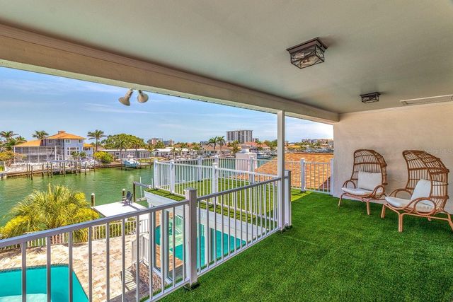 451 PALM ISLAND NE, Clearwater Beach, FL 33767