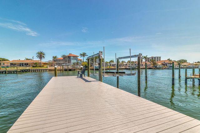 451 PALM ISLAND NE, Clearwater Beach, FL 33767