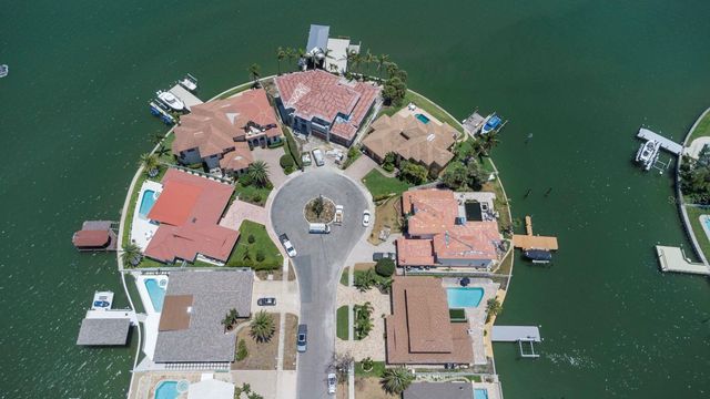 451 PALM ISLAND NE, Clearwater Beach, FL 33767