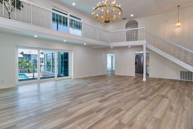 451 PALM ISLAND NE, Clearwater Beach, FL 33767