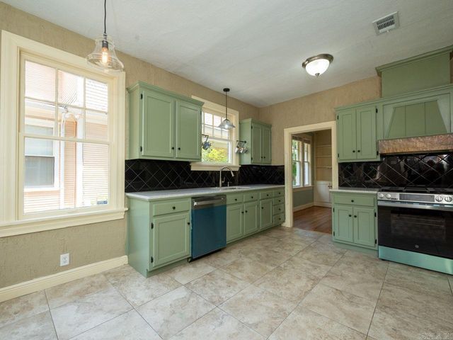 512 N Cedar Street, Little Rock, AR 72205