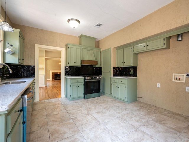 512 N Cedar Street, Little Rock, AR 72205