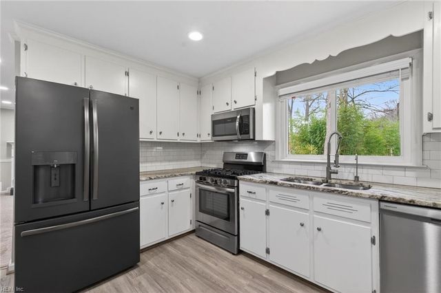 5 El Dorado CT, Hampton, VA 23669