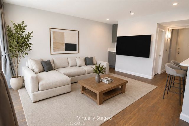 5350 White Oak Avenue 105, Encino, CA 91316