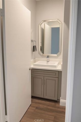 5350 White Oak Avenue 105, Encino, CA 91316