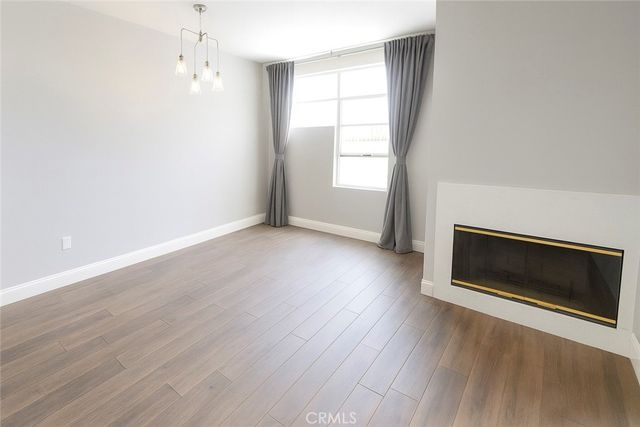5350 White Oak Avenue 105, Encino, CA 91316
