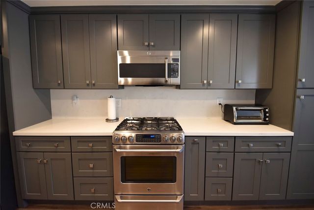 5350 White Oak Avenue 105, Encino, CA 91316