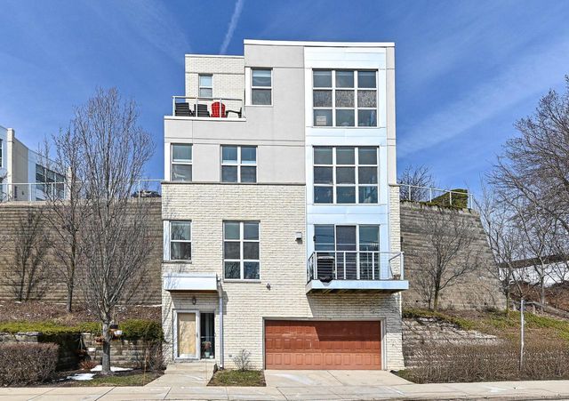 2175 N Riverboat ROAD, Milwaukee, WI 53212