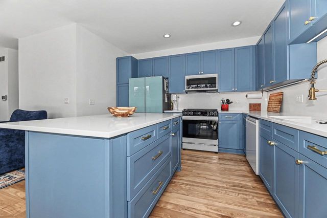 2175 N Riverboat ROAD, Milwaukee, WI 53212