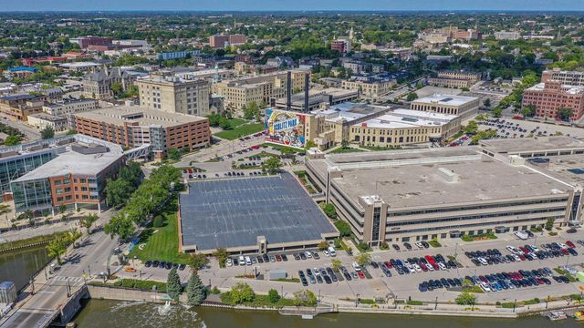 2175 N Riverboat ROAD, Milwaukee, WI 53212