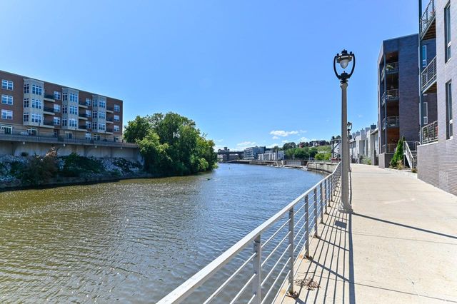 2175 N Riverboat ROAD, Milwaukee, WI 53212