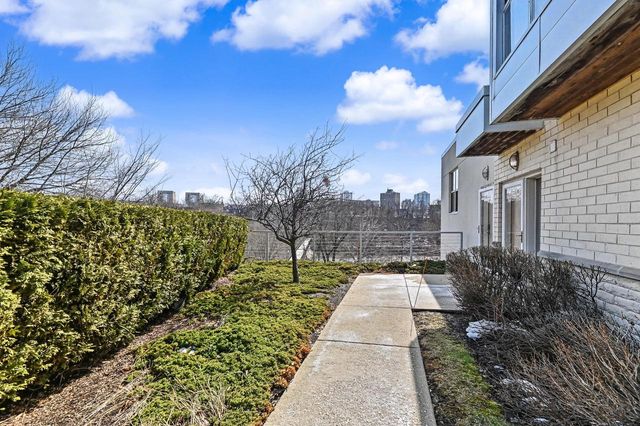 2175 N Riverboat ROAD, Milwaukee, WI 53212