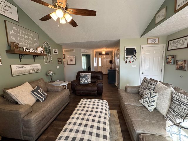 132 Southcreek Drive, Nicholasville, KY 40356