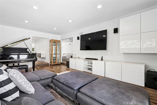 1530 Marine Avenue, Manhattan Beach, CA 90266