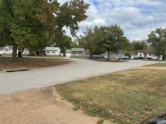 810 Teurville Drive, St Louis, MO 63137