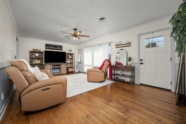 1403 Diana St, Murfreesboro, TN 37130