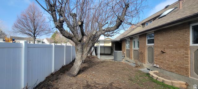 9750 S TAYSIDE DR, South Jordan, UT 84009