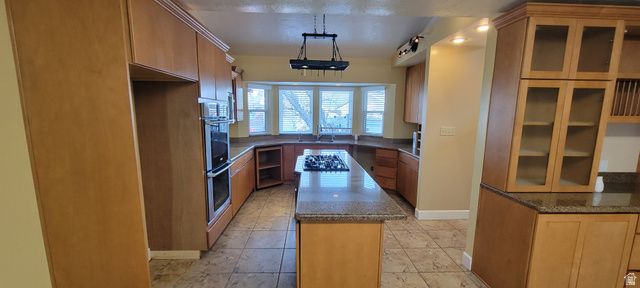 9750 S TAYSIDE DR, South Jordan, UT 84009