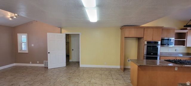 9750 S TAYSIDE DR, South Jordan, UT 84009