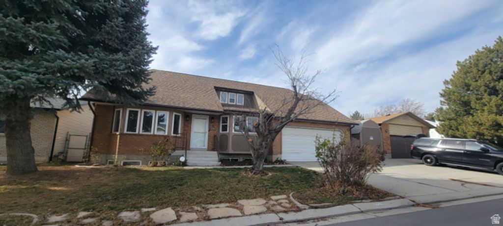 9750 S TAYSIDE DR, South Jordan, UT 84009