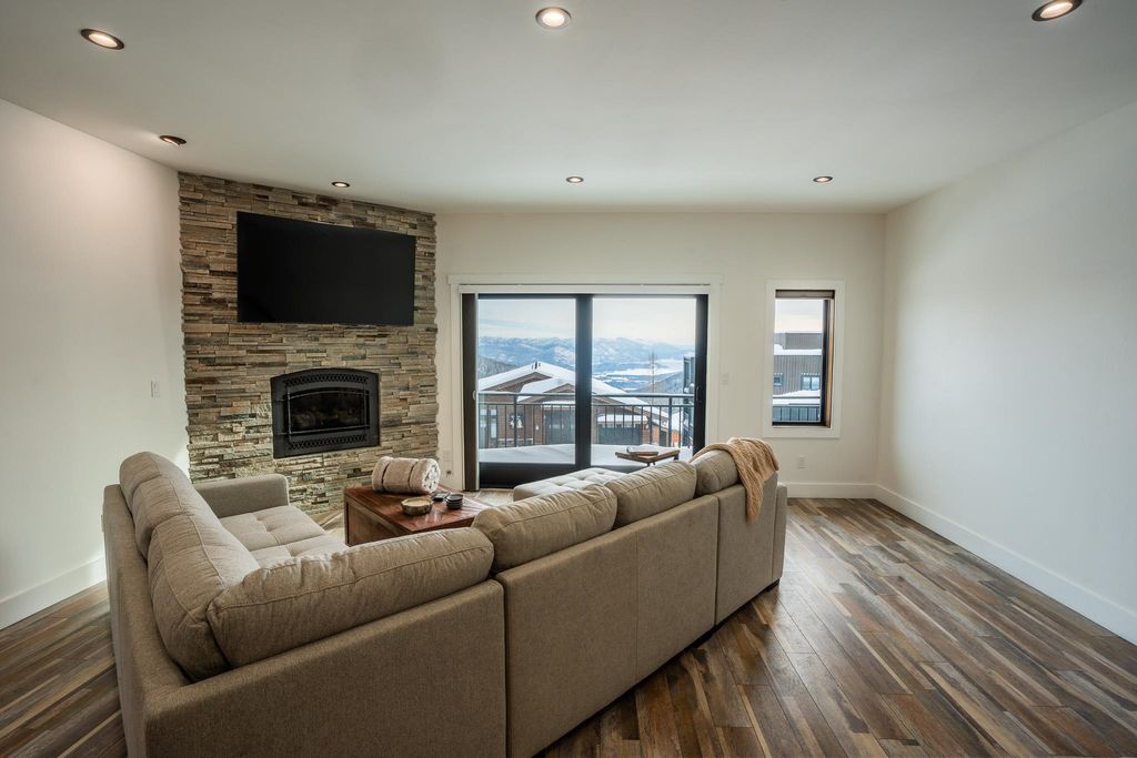 98 Chutes Ln, Sandpoint, ID 83864 photo 9