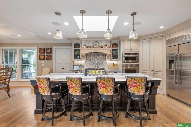 8602 Hickory Street, Omaha, NE 68124