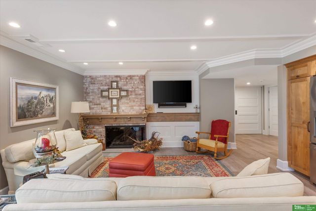 8602 Hickory Street, Omaha, NE 68124