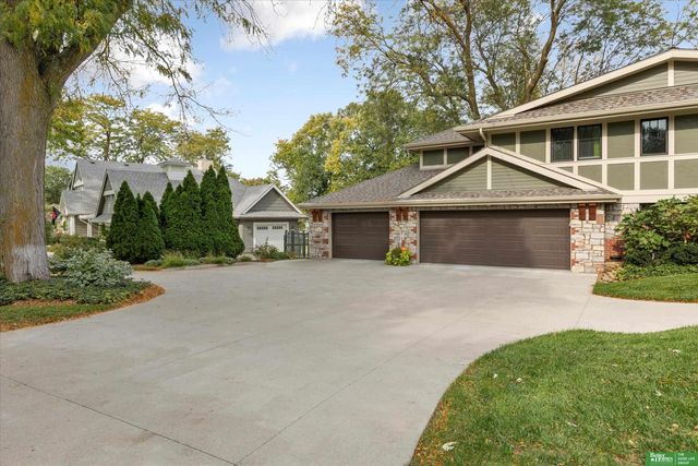 8602 Hickory Street, Omaha, NE 68124