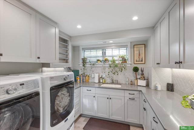 8602 Hickory Street, Omaha, NE 68124