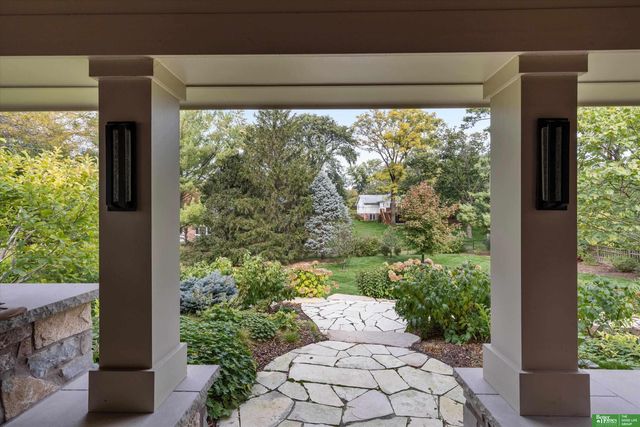 8602 Hickory Street, Omaha, NE 68124