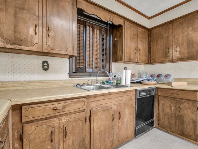 127 Crystal Dr, Cowpens, SC 29330