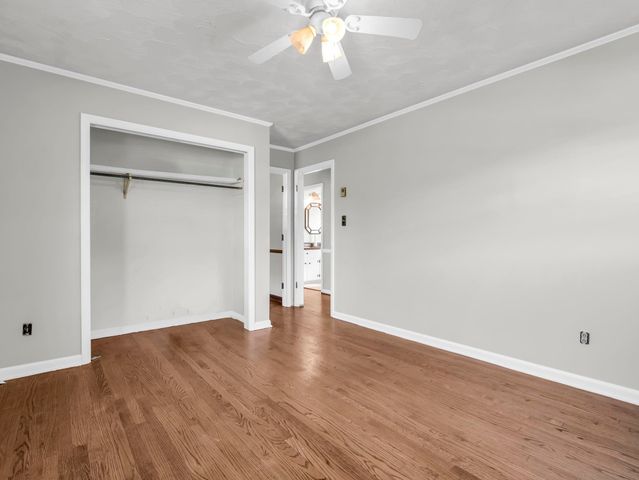 127 Crystal Dr, Cowpens, SC 29330