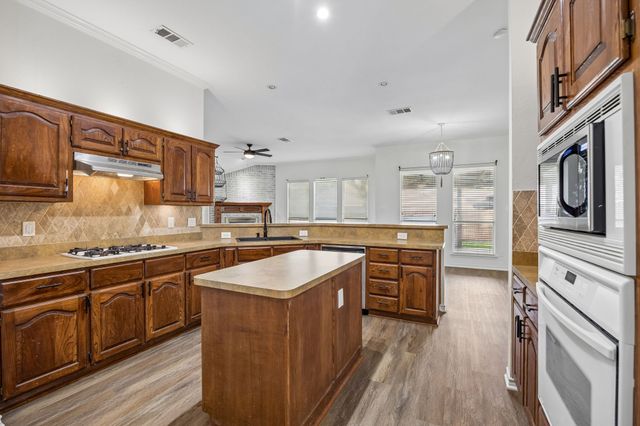 2201 Cantura Drive, Mesquite, TX 75181