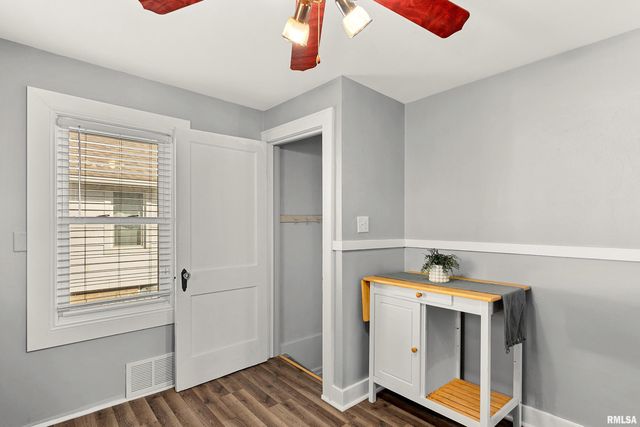 209 N THORNCREST Avenue, Creve Coeur, IL 61610