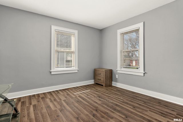 209 N THORNCREST Avenue, Creve Coeur, IL 61610