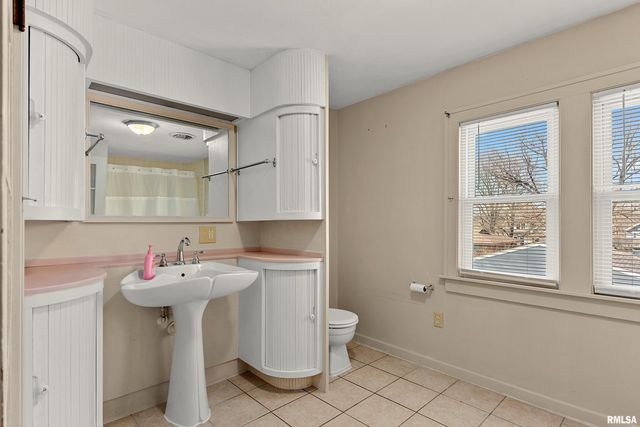 209 N THORNCREST Avenue, Creve Coeur, IL 61610