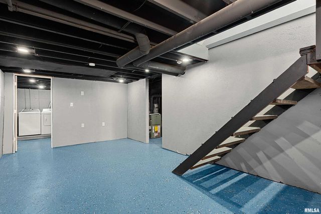 209 N THORNCREST Avenue, Creve Coeur, IL 61610