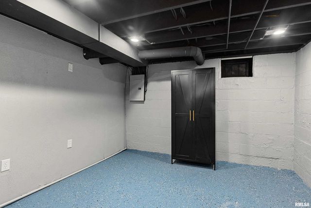 209 N THORNCREST Avenue, Creve Coeur, IL 61610