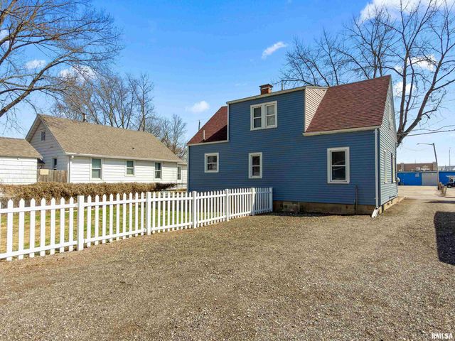 209 N THORNCREST Avenue, Creve Coeur, IL 61610