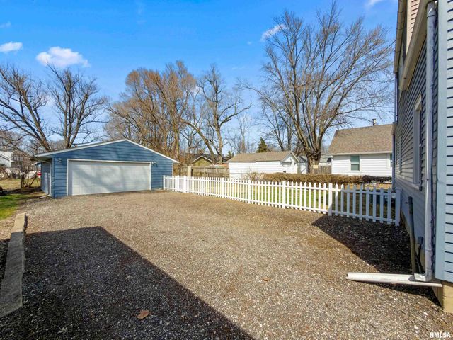 209 N THORNCREST Avenue, Creve Coeur, IL 61610