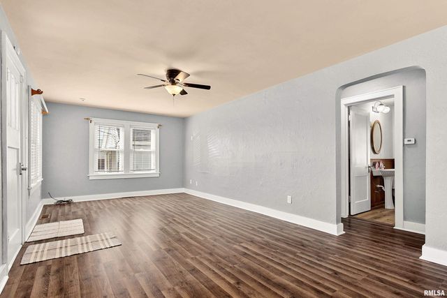 209 N THORNCREST Avenue, Creve Coeur, IL 61610