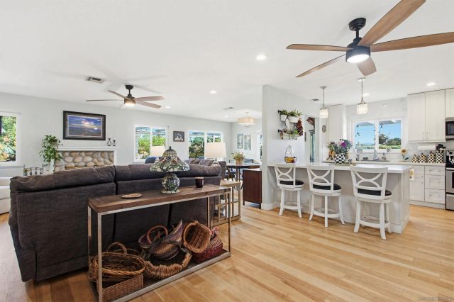 16872 Pinata Dr, San Diego, CA 92128