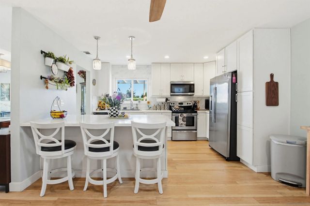 16872 Pinata Dr, San Diego, CA 92128