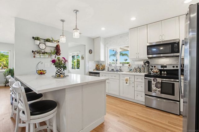 16872 Pinata Dr, San Diego, CA 92128