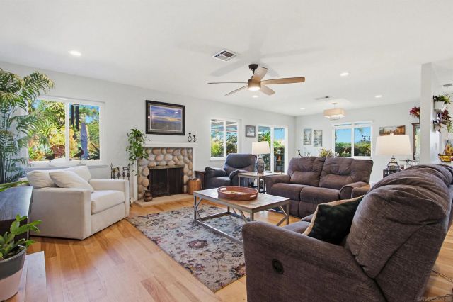 16872 Pinata Dr, San Diego, CA 92128