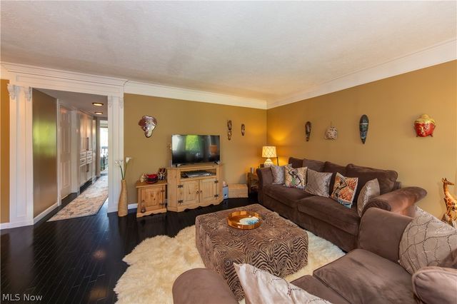1115 Canyon View Road 103, Sagamore Hills, OH 44067