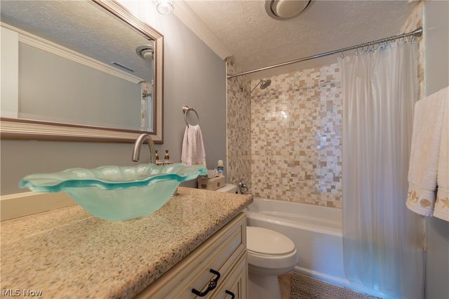1115 Canyon View Road 103, Sagamore Hills, OH 44067