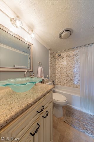 1115 Canyon View Road 103, Sagamore Hills, OH 44067