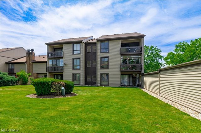 1115 Canyon View Road 103, Sagamore Hills, OH 44067
