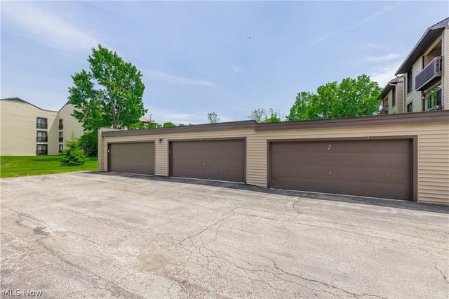 1115 Canyon View Road 103, Sagamore Hills, OH 44067